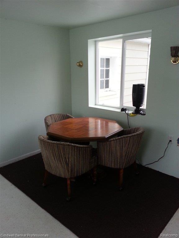 3819 West Auburn Road Rochester, MI 48309 - Photo 13 of 19 3819 Sun Room.jpg