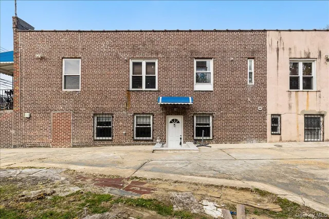 $1,450,000 | 1021 East 213th Street | Williamsbridge