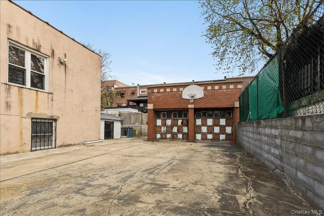 $1,450,000 | 1021 East 213th Street | Williamsbridge