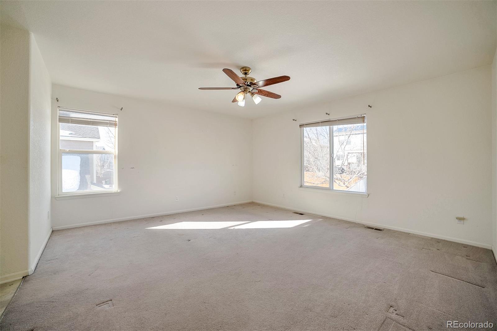 9953 Strathfield Lane Highlands Ranch, CO 80126 - Photo 12 of 24 Gallery Image 12