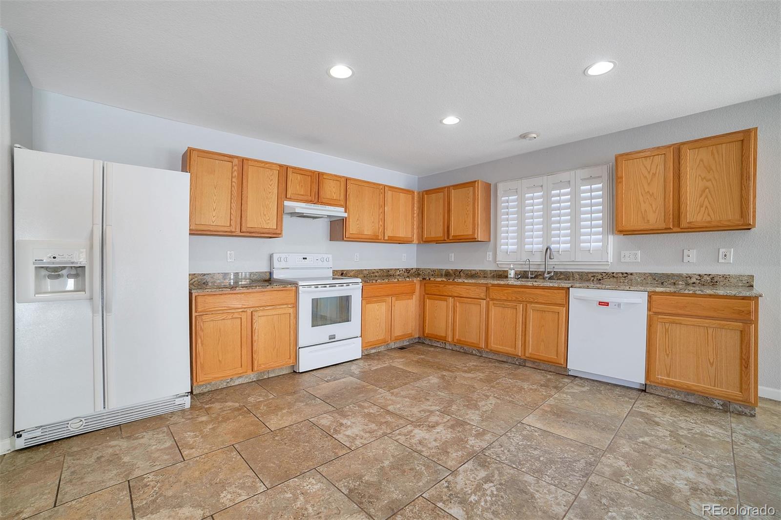 9953 Strathfield Lane Highlands Ranch, CO 80126 - Photo 7 of 24 Gallery Image 7