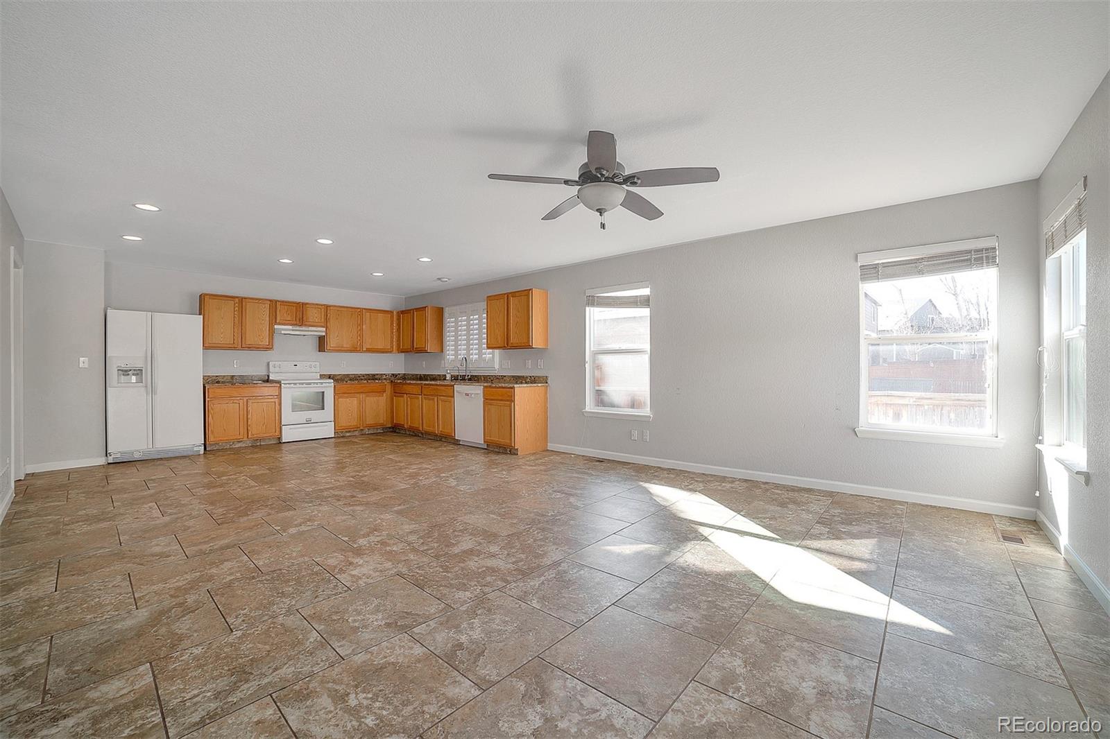 9953 Strathfield Lane Highlands Ranch, CO 80126 - Photo 8 of 24 Gallery Image 8