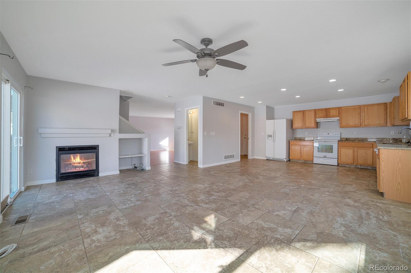 9953 Strathfield Lane Highlands Ranch, CO 80126 - Photo 10 of 24 Gallery Image 10