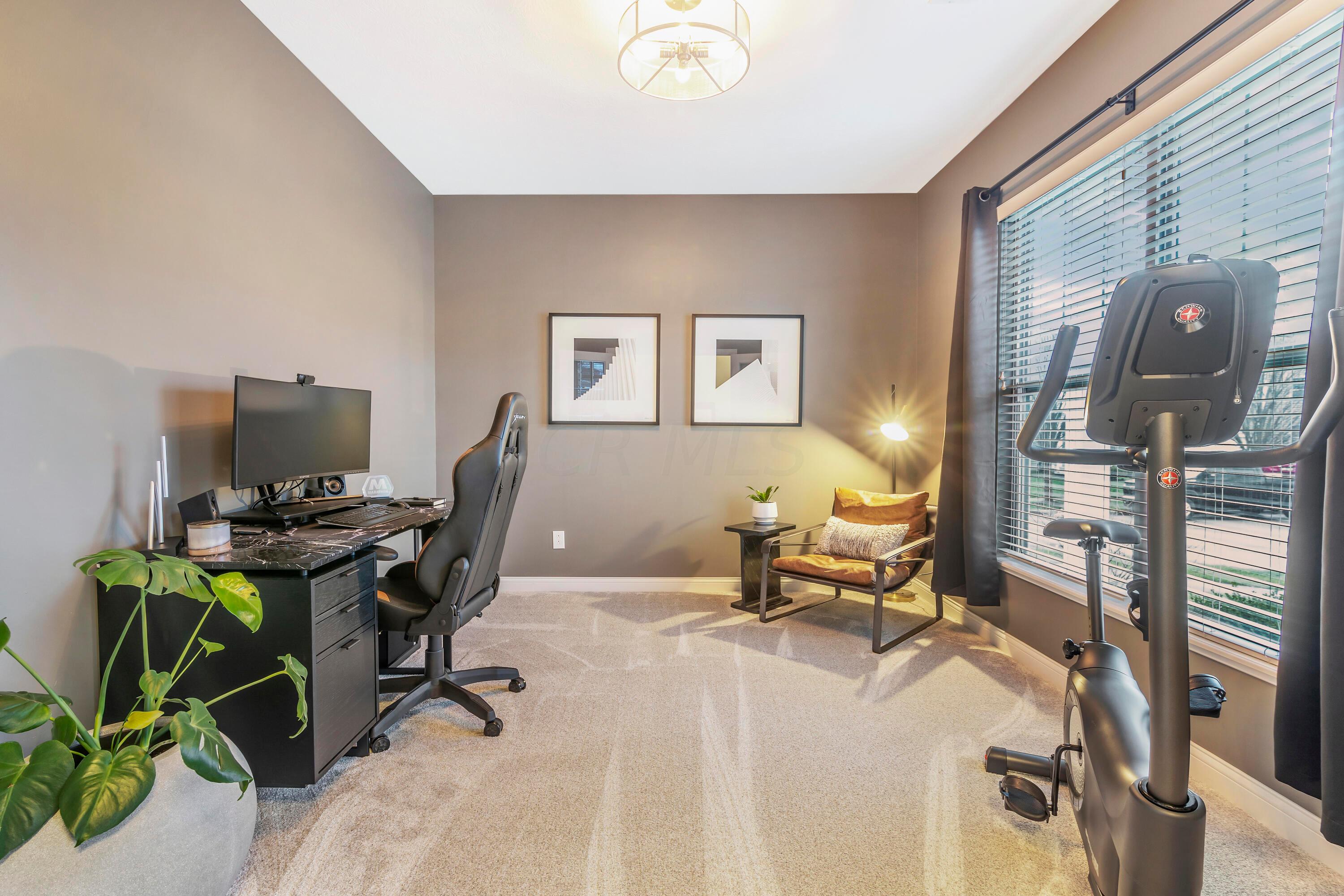 6023 Heckert Road Westerville, OH 43081 - Photo 5 of 28 office/ 3rd bedroom