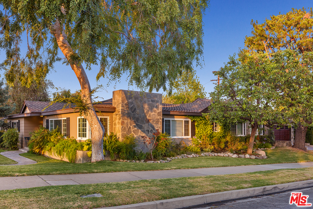 734 Rim Road Pasadena, CA 91107 - Photo 31 of 32