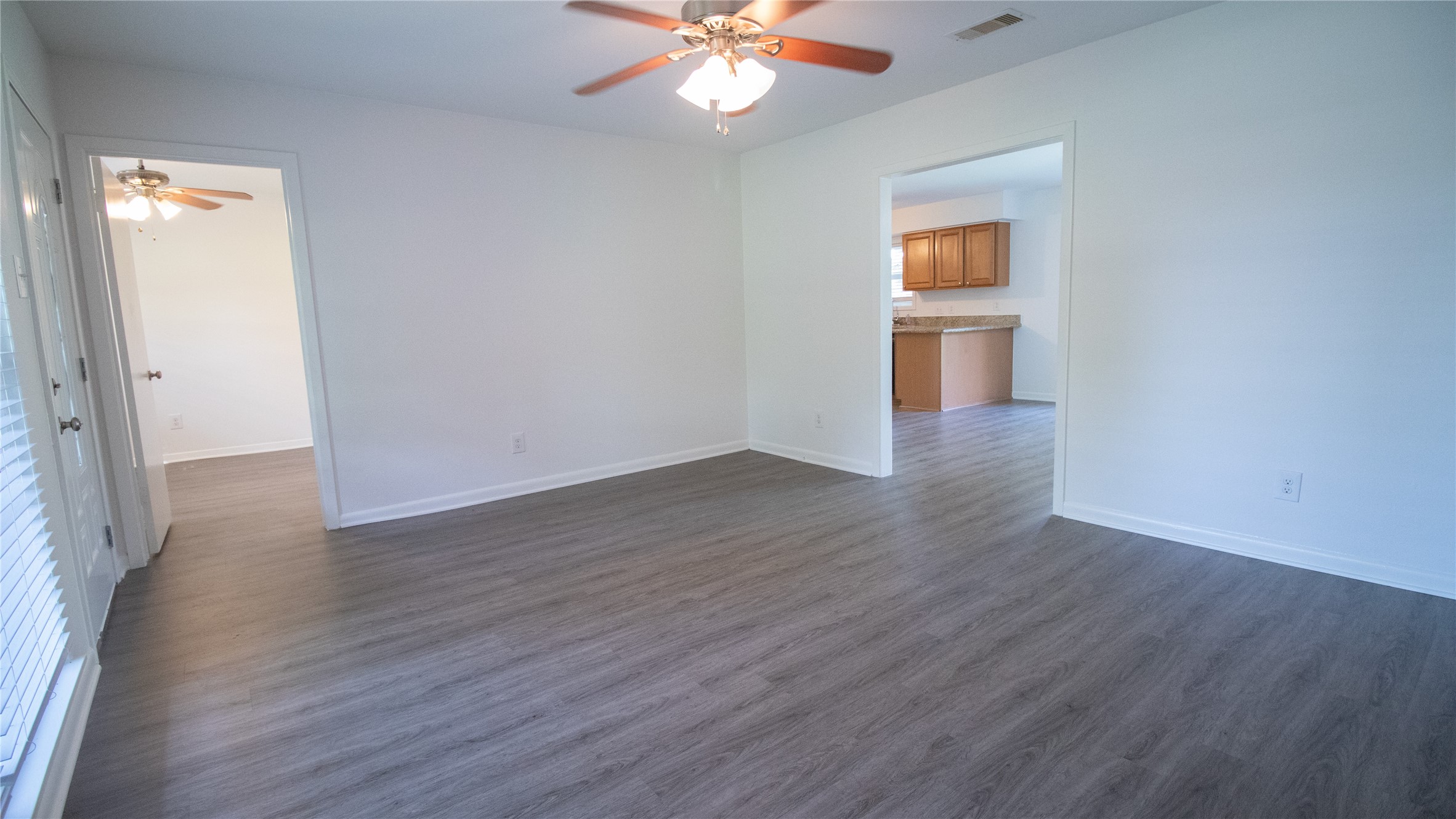 322 Broad Ripple Drive Houston, TX 77336 - Photo 6 of 16