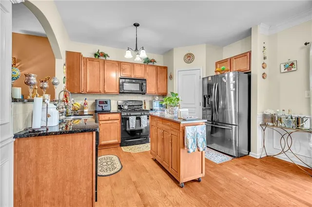 $399,000 | 6290 Elmshorn Way, Alpharetta, GA 30004