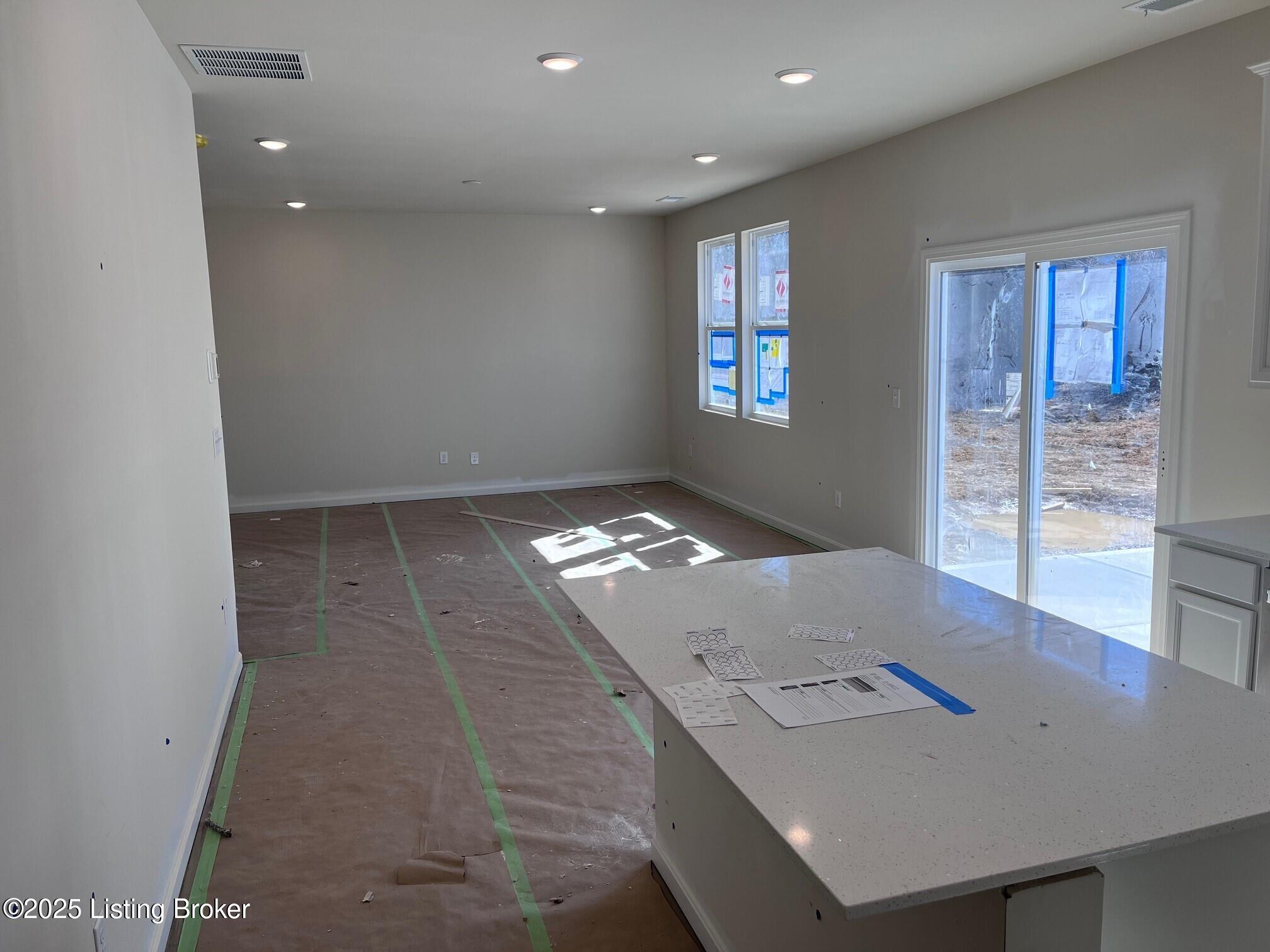 8314 Fairmount Road Louisville, KY 40291 - Photo 4 of 22 9ft Ceilings Throughout