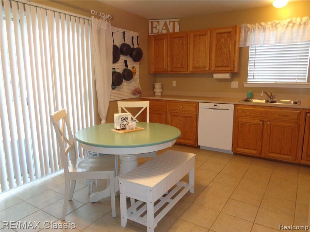 2532 Gerald Avenue Rochester, MI 48307 - Photo 5 of 17 SPACIOUS KITCHEN W/EASY CARE CERAMIC FLOORING
