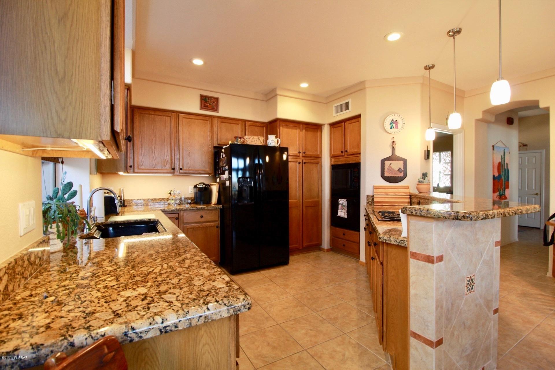 1669 East Crown Ridge Way Tucson, AZ 85755 - Photo 9 of 29