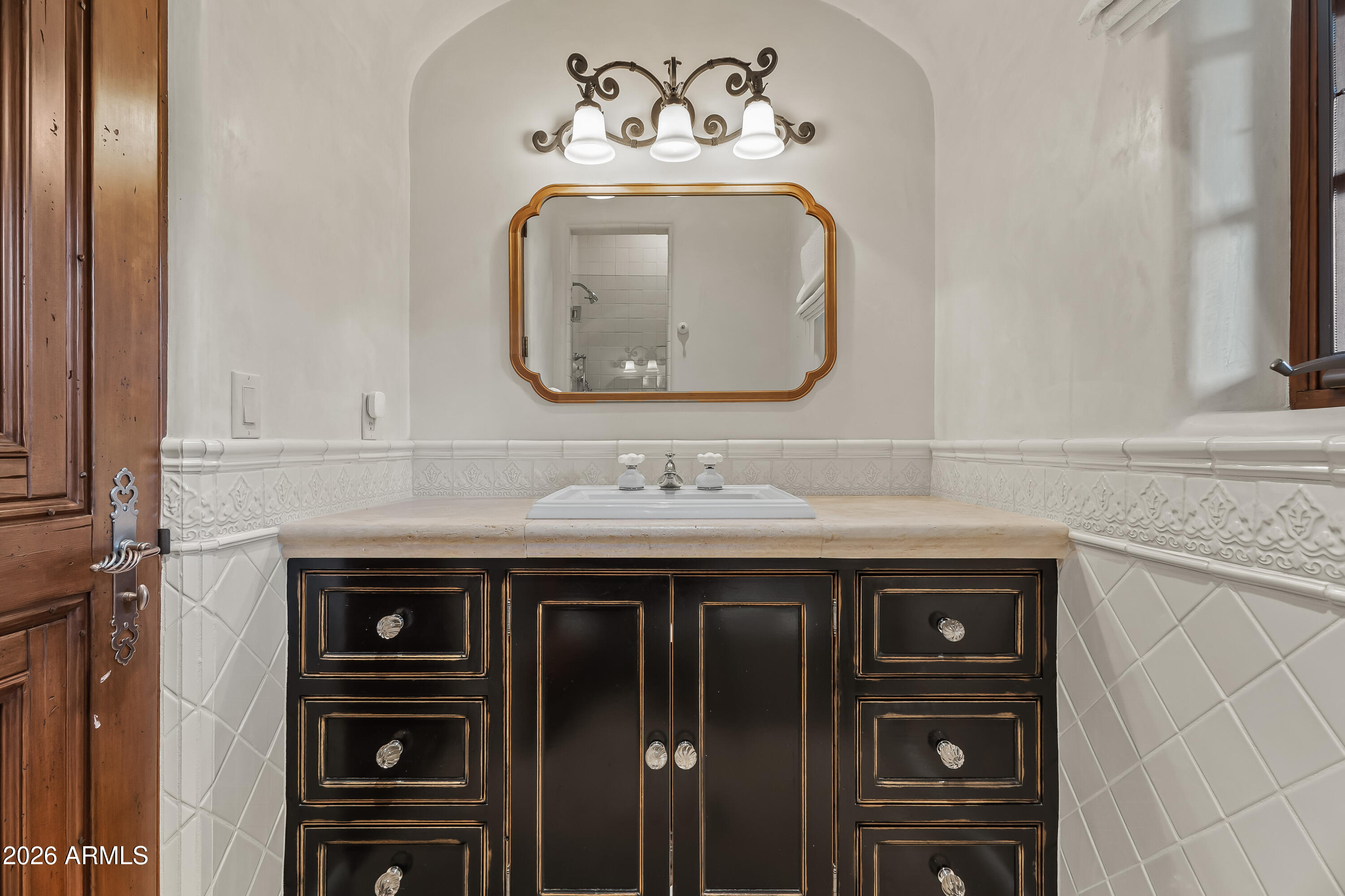 3900 East Bethany Home Road Paradise Valley, AZ 85253 - Photo 33 of 51 a view of kitchen with sink and mirror