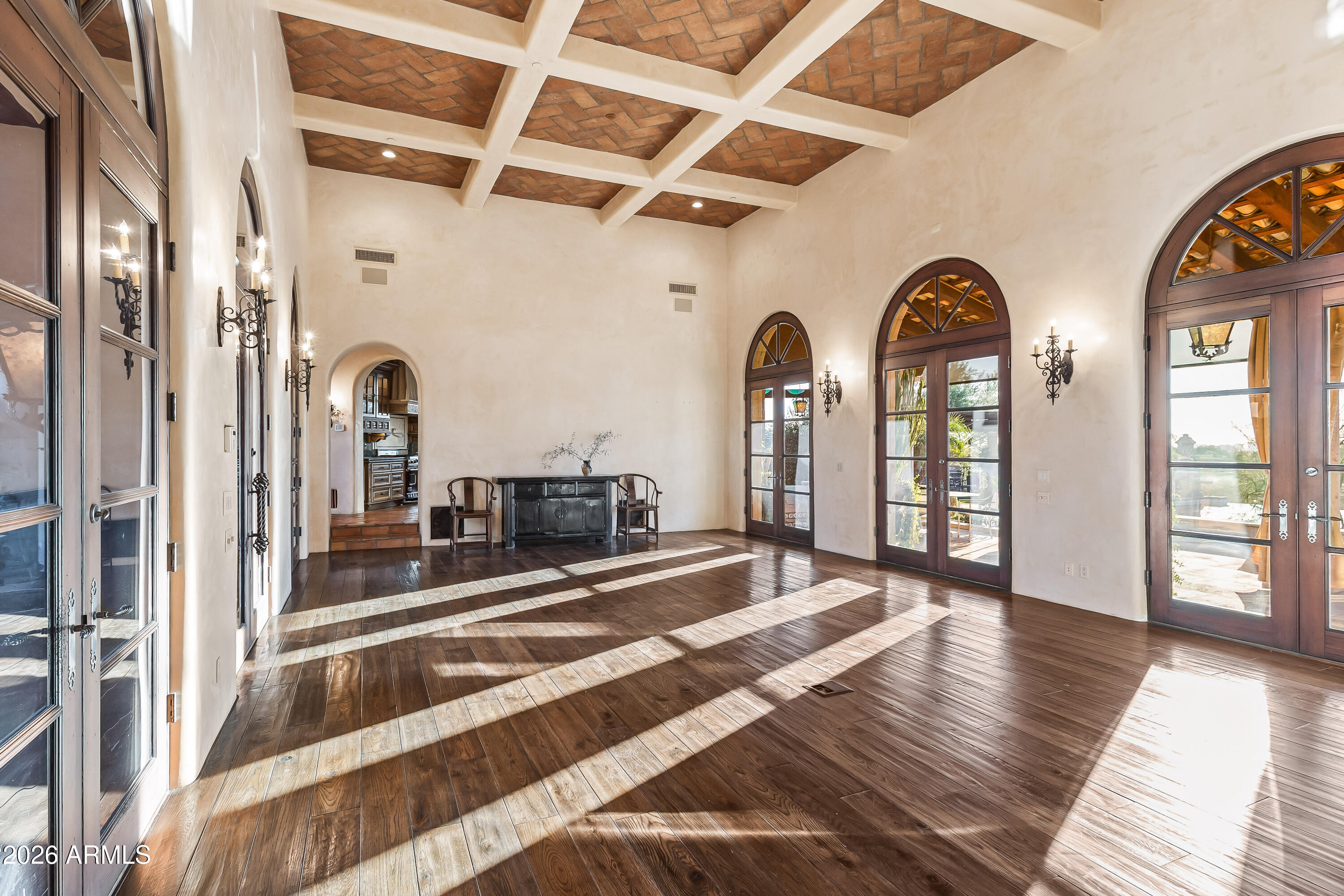 3900 East Bethany Home Road Paradise Valley, AZ 85253 - Photo 9 of 51 a view of livingroom with furniture