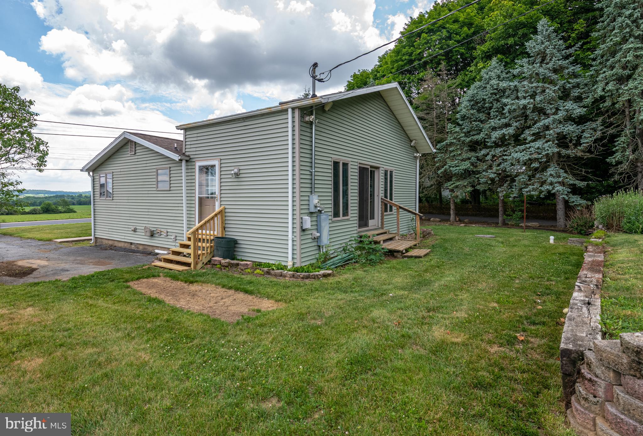 5861 Memorial Road Germansville, PA 18053 - Photo 3 of 25