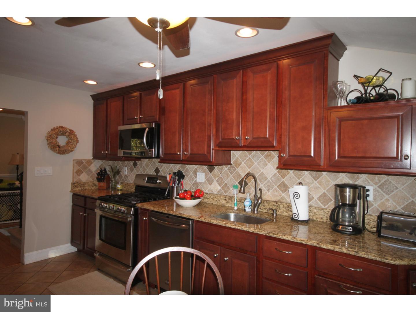 225 Winding Way Road Stratford, NJ 08084 - Photo 4 of 22