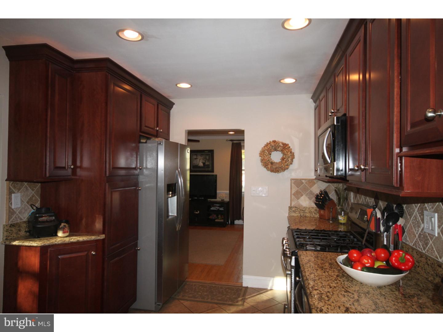 225 Winding Way Road Stratford, NJ 08084 - Photo 7 of 22
