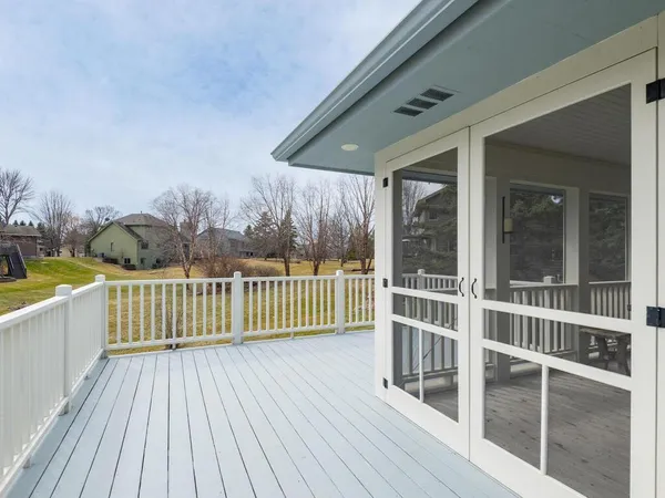 $550,000 | 1301 Courtland East, Waconia, MN 55387