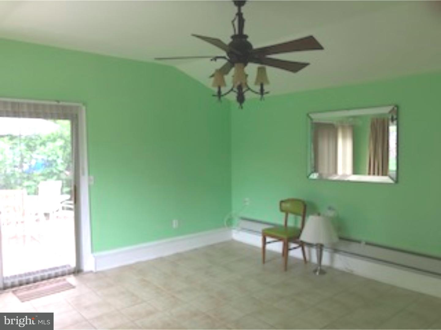 9217 Treaty Road Philadelphia, PA 19114 - Photo 7 of 22 Family Room