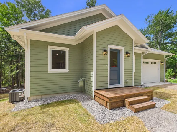 $650,000 | 160 South West Street, Northport, MI 49670