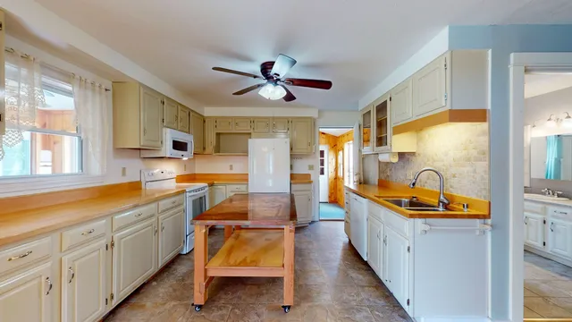 $499,000 | 30 Mountain View Lane, Middlebury, VT 05753