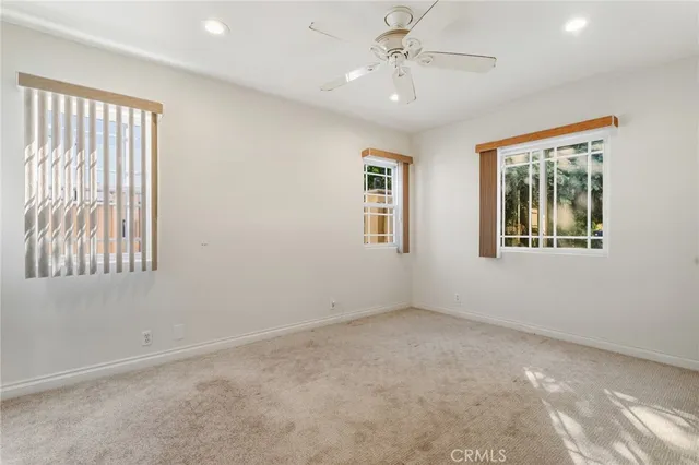 $2,500 | 22639 Calvert Street, Unit F, Woodland Hills, CA 91367