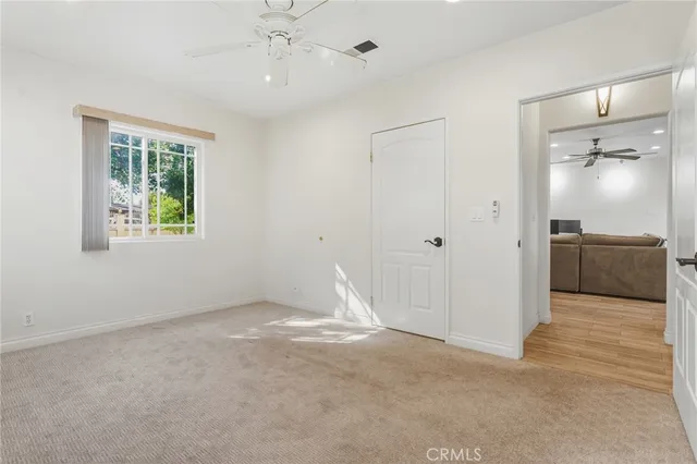 $2,500 | 22639 Calvert Street, Unit F, Woodland Hills, CA 91367