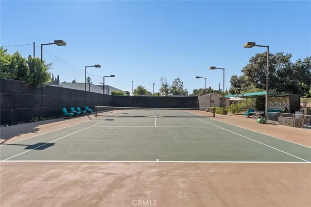 $2,500 | 22639 Calvert Street, Unit F, Woodland Hills, CA 91367