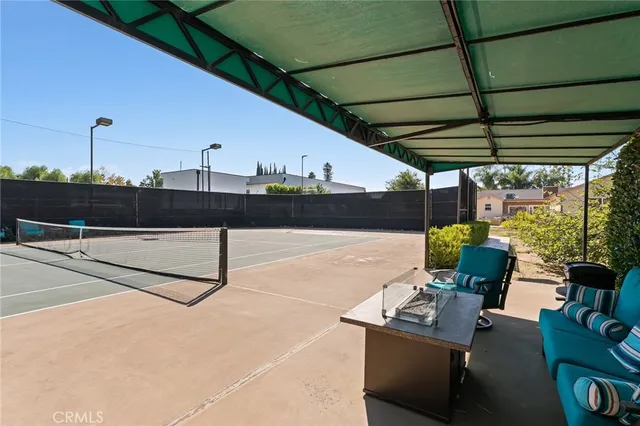 $2,500 | 22639 Calvert Street, Unit F, Woodland Hills, CA 91367