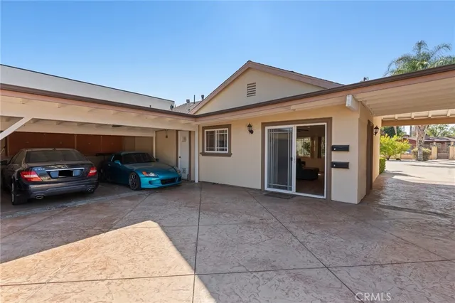 $2,500 | 22639 Calvert Street, Unit F, Woodland Hills, CA 91367