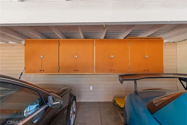 $2,500 | 22639 Calvert Street, Unit F, Woodland Hills, CA 91367