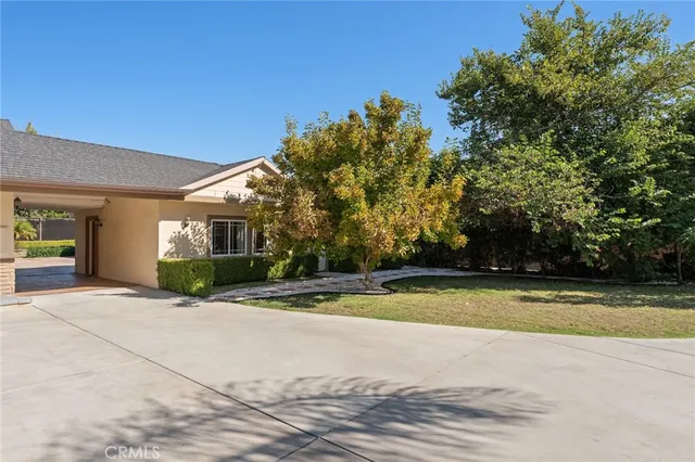 $2,500 | 22639 Calvert Street, Unit F, Woodland Hills, CA 91367