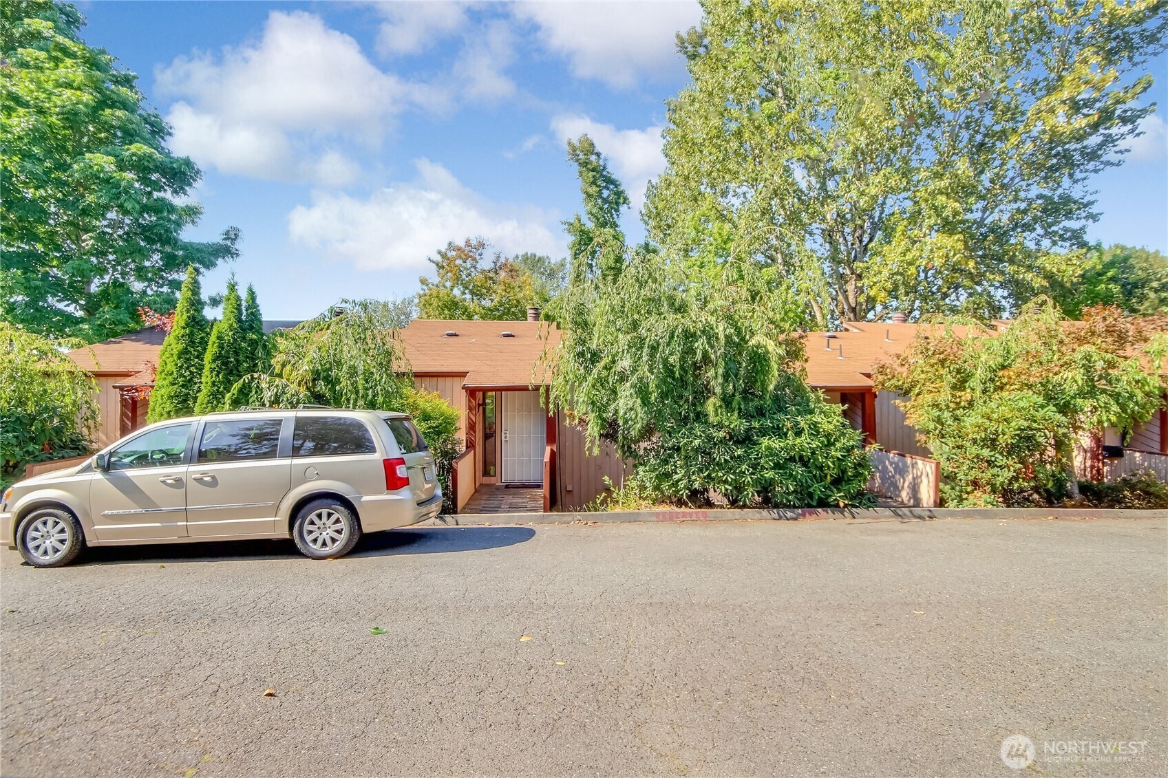 12421 74th Lane South, Unit 20 Seattle, WA 98178 - Photo 1 of 23