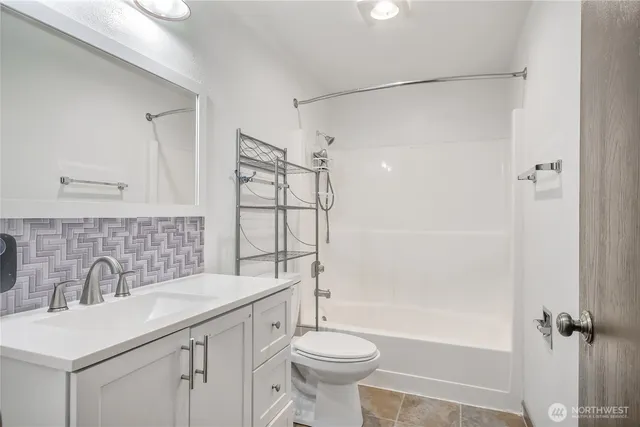 $2,400 | 12421 74th Lane South, Unit 20, Seattle, WA 98178