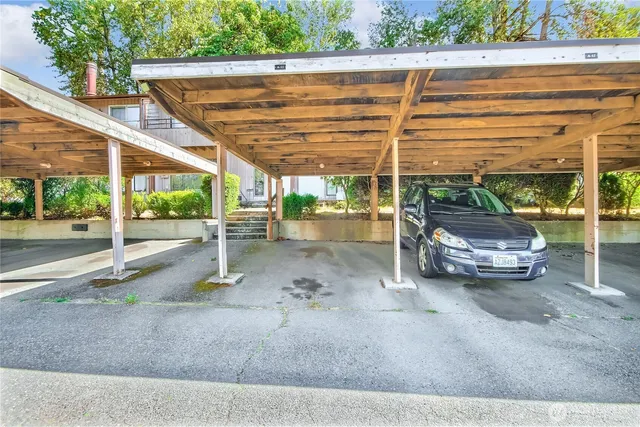 $2,400 | 12421 74th Lane South, Unit 20, Seattle, WA 98178