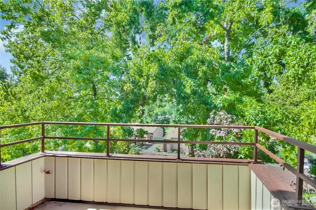 $2,400 | 12421 74th Lane South, Unit 20, Seattle, WA 98178