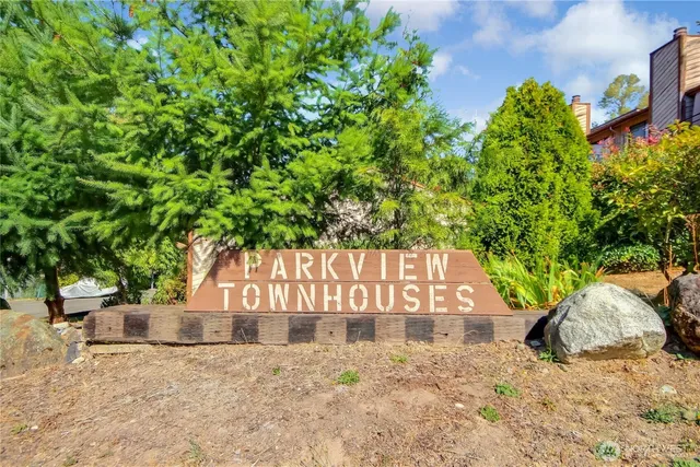 $2,400 | 12421 74th Lane South, Unit 20, Seattle, WA 98178
