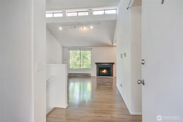 $2,400 | 12421 74th Lane South, Unit 20, Seattle, WA 98178