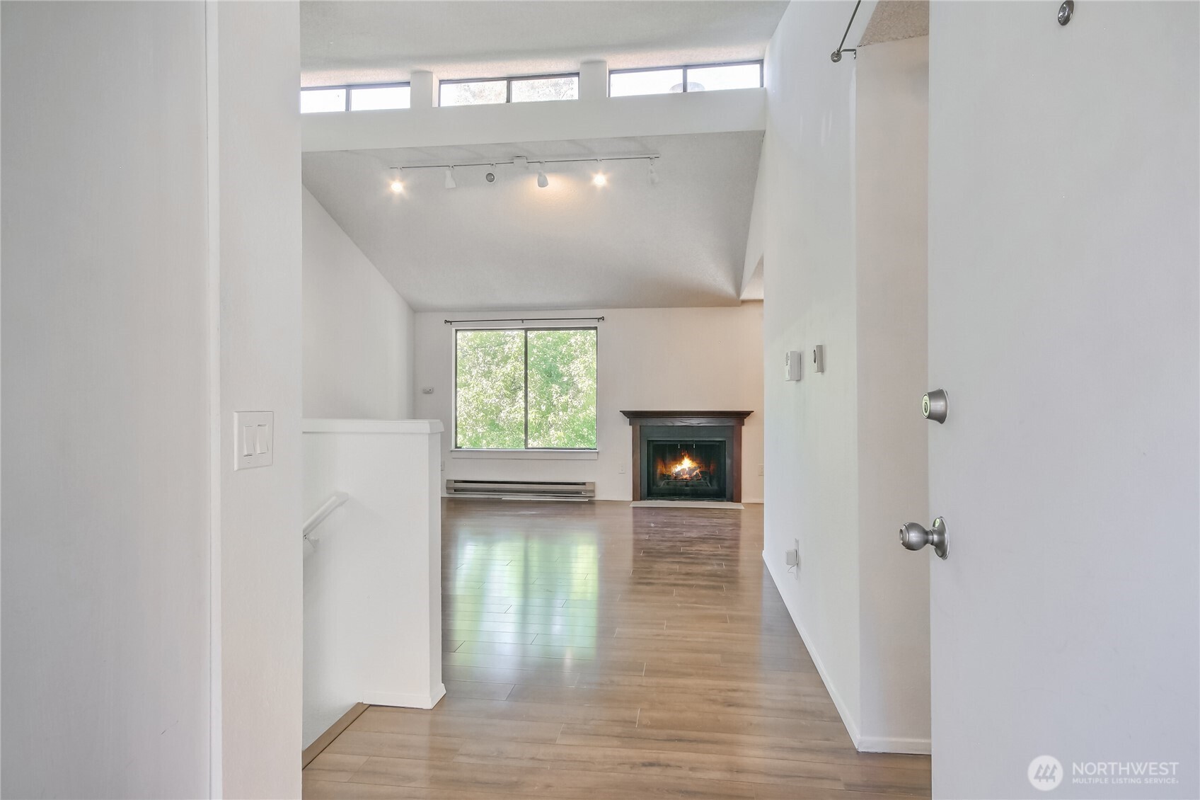 12421 74th Lane South, Unit 20 Seattle, WA 98178 - Photo 4 of 23