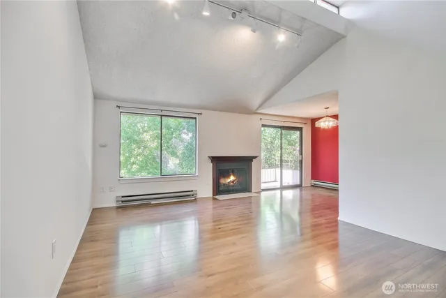 $2,400 | 12421 74th Lane South, Unit 20, Seattle, WA 98178