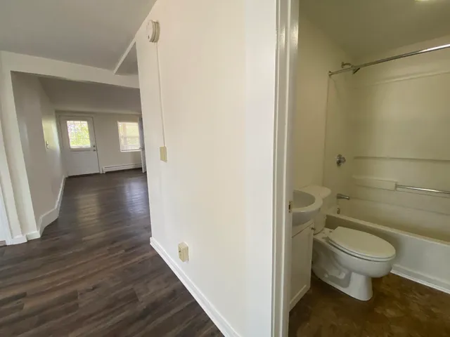 $1,854 | 190 Second Street, Unit 3, Manchester, NH 03102