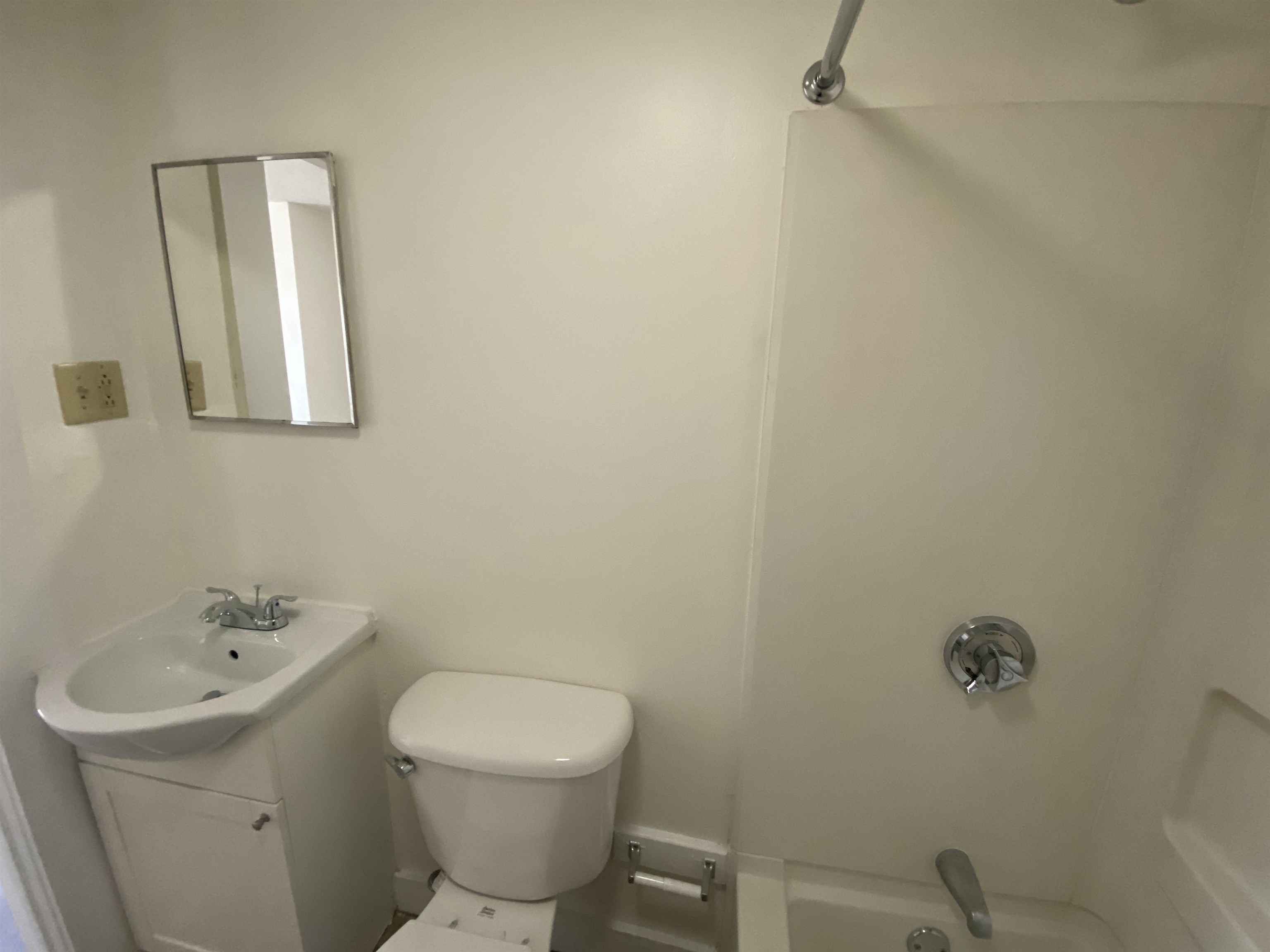 190 Second Street, Unit 3 Manchester, NH 03102 - Photo 19 of 40