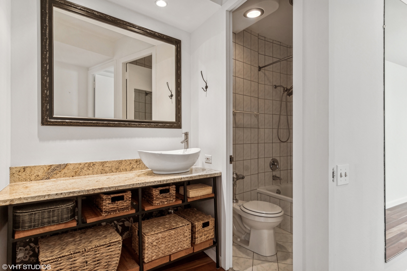 300 North State Street, Unit 3706 Chicago, IL 60654 - Photo 11 of 14
