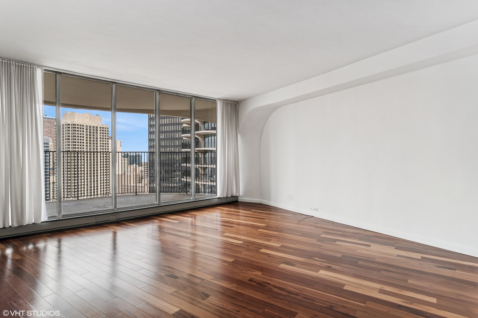 300 North State Street, Unit 3706 Chicago, IL 60654 - Photo 3 of 14