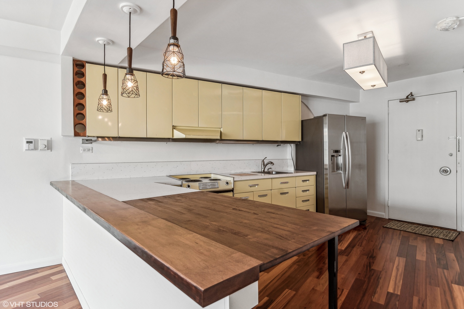 300 North State Street, Unit 3706 Chicago, IL 60654 - Photo 5 of 14