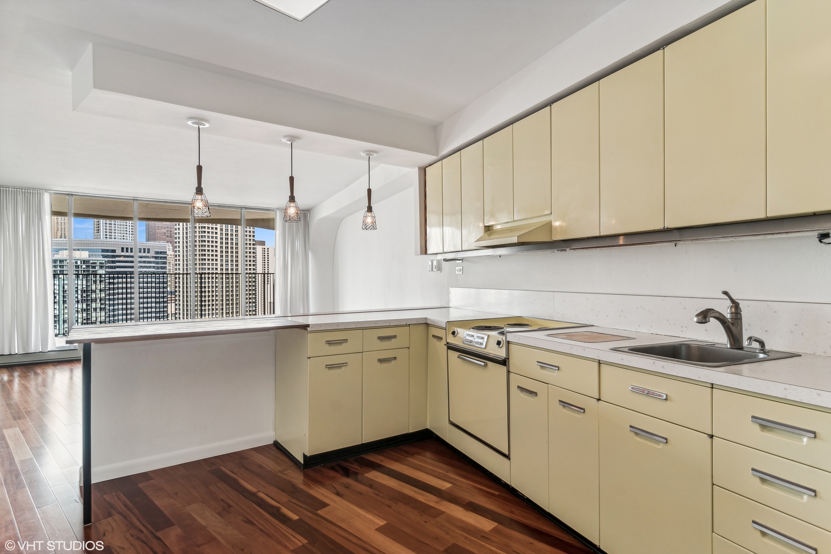 300 North State Street, Unit 3706 Chicago, IL 60654 - Photo 6 of 14