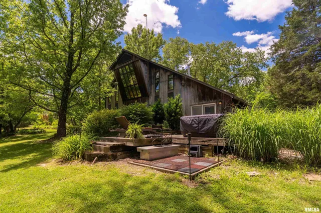 $725,000 | 310 Cross Creek Lane, Cobden, IL 62920