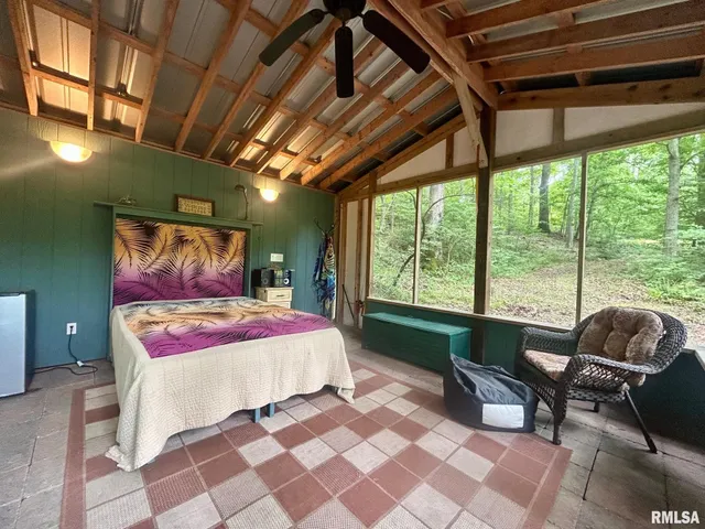 $725,000 | 310 Cross Creek Lane, Cobden, IL 62920