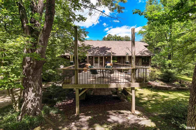 $725,000 | 310 Cross Creek Lane, Cobden, IL 62920