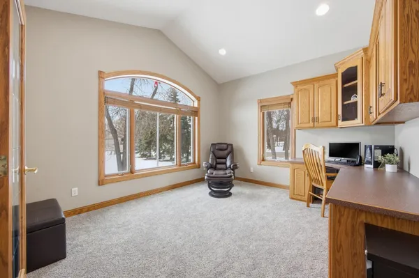 $979,000 | 106 50th Avenue East, West Fargo, ND 58078
