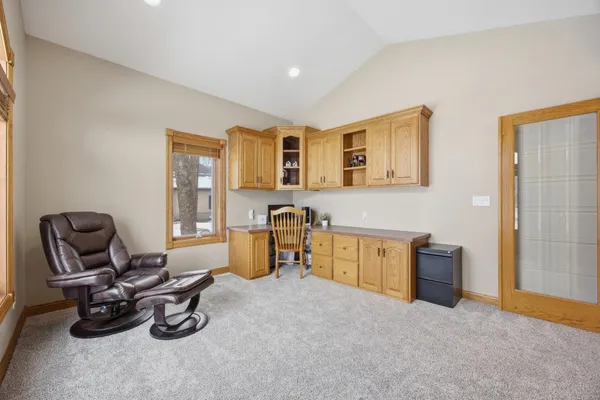 $979,000 | 106 50th Avenue East, West Fargo, ND 58078