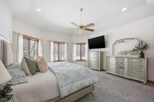 $979,000 | 106 50th Avenue East, West Fargo, ND 58078